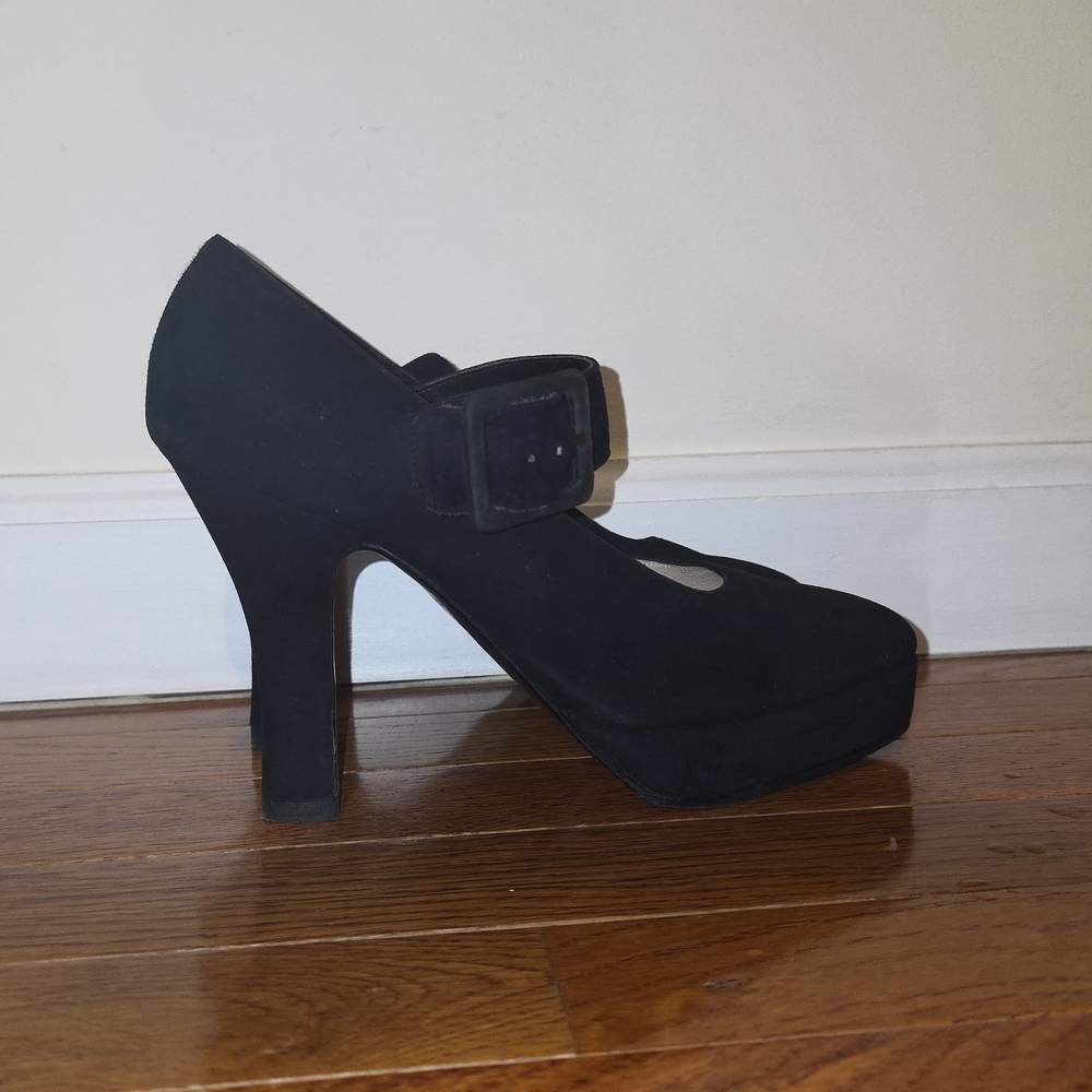 Chanel Black Women's Shoes - Picture 3 of 10